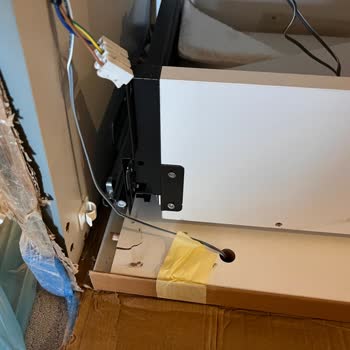 Kırık Ve Eksik Teslim Edilen Lavabo Dolabına Çözüm Bekliyorum