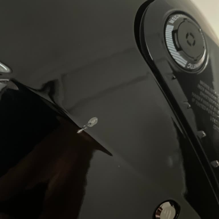 Mt Helmets Türkiye Kaskın Üzerinde, Dış Kabuğunda Kabarcık Oluştu!