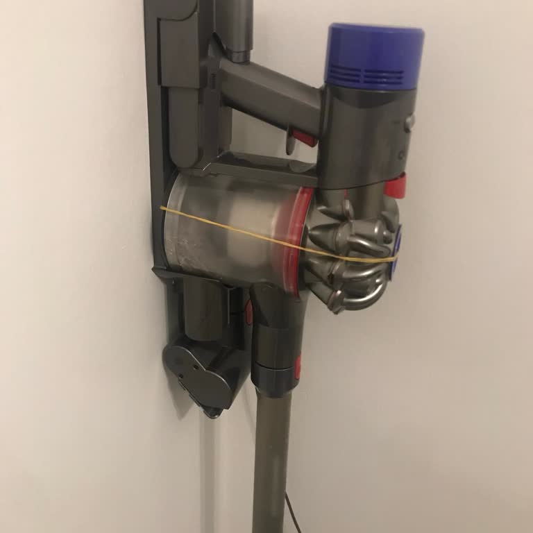 Garanti Süresi Dolan Dyson V8 Hazne Sorununda Farklı Uygulama Ve Çözüm Eksikliği