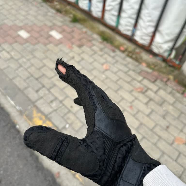 Mototaş Eldivenin Dikişleri Kısa Sürede Açıldı, İade Talebim Var