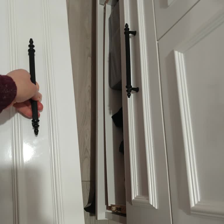 Yön AVM'den Aldığım Dolabın Çekmecesi İçin Çözüm Bulamıyorum