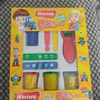 Oyun Hamurunda Cam Parçası Tehlikesi Çocuklar İçin Büyük Risk