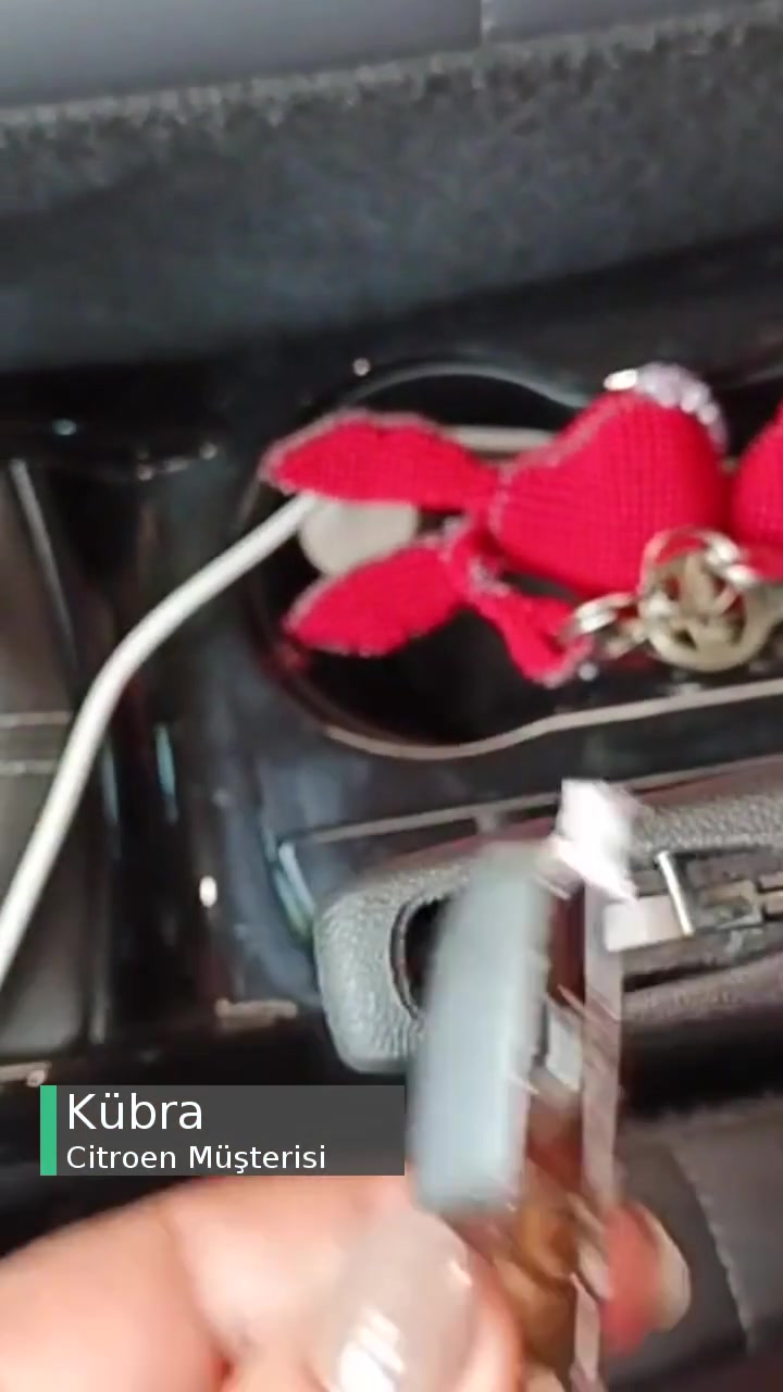 Citroen C3 Aircross El Freni Kapağı Kırıldı, Hiçbir Zorlama Yok! videonun kapak resmi