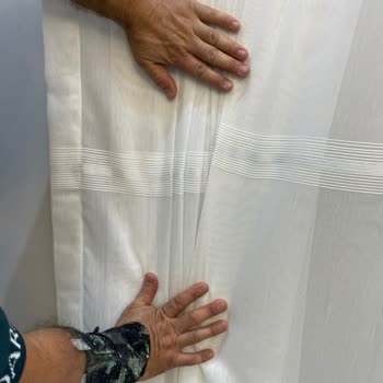 Öz Uğur Halı Mobilya Perdede Ciddi Şekilde Deforme Ve Dikim Hatası