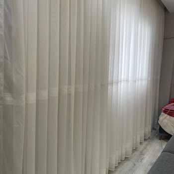 Öz Uğur Halı Mobilya Perdede Ciddi Şekilde Deforme Ve Dikim Hatası