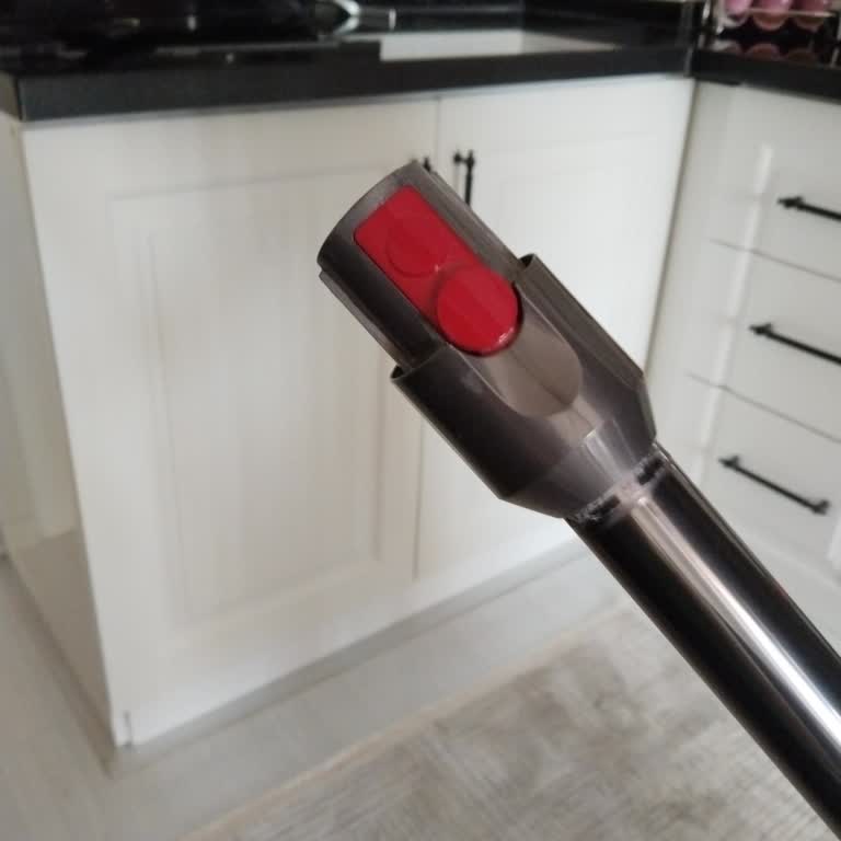 Dyson V12 Süpürge Borusu Uzun Süredir Temin Edilemiyor, Mağduriyet Yaşıyorum