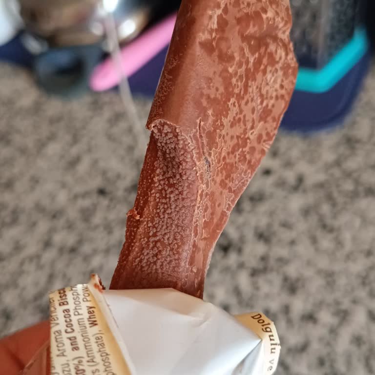 Taze Görünen Çikolatada Beklenmedik Bozukluk Ve Hijyen Endişesi