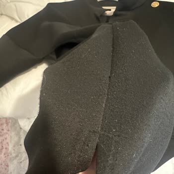 Bir Kez Giyilen Üründe Hızlı Deformasyon Ve Müşteri Hizmetleri Yaklaşımı