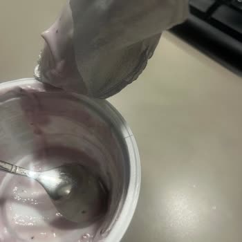 Activia Yoğurt Kabında Yabancı Maddeyle Karşılaştım