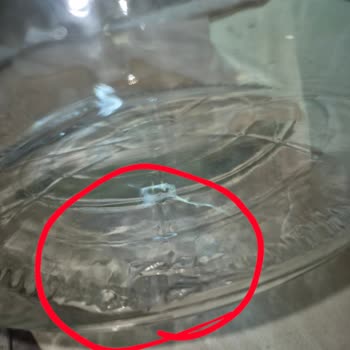 Cam Damacanada Suyun İçinde Cam Kırıkları Buldum Güvenim Sarsıldı