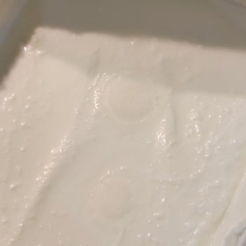 Son Kullanma Tarihi Geçmemiş Sütaş Yoğurtta Küf Sorunu