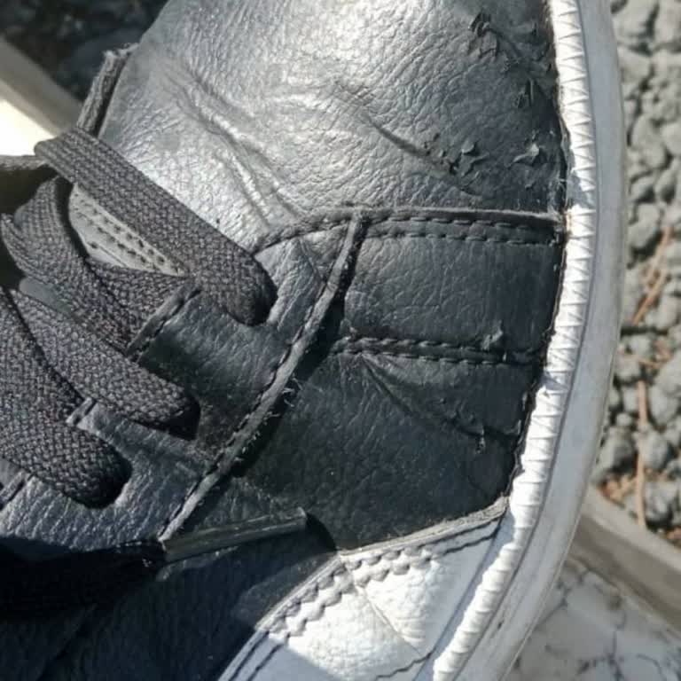 Prime Gümrük Outlet Ayakkabının Hem Üst Hem De Alt Kısmında Ciddi Şekilde Soyulmalar Meydana Geldi