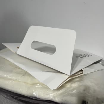 DeFacto'dan Aldığım Hediye Paketi Hasarlı Geldi, Ücret İadesi Talep Ediyorum