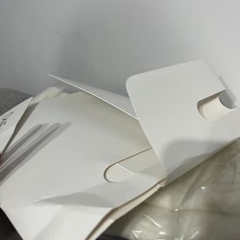 DeFacto'dan Aldığım Hediye Paketi Hasarlı Geldi, Ücret İadesi Talep Ediyorum