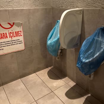 Arabica İzmir 2 Caddesi Şubesinde Süregelen Tuvalet Bakımsızlığı Ve Hijyen Sorunları