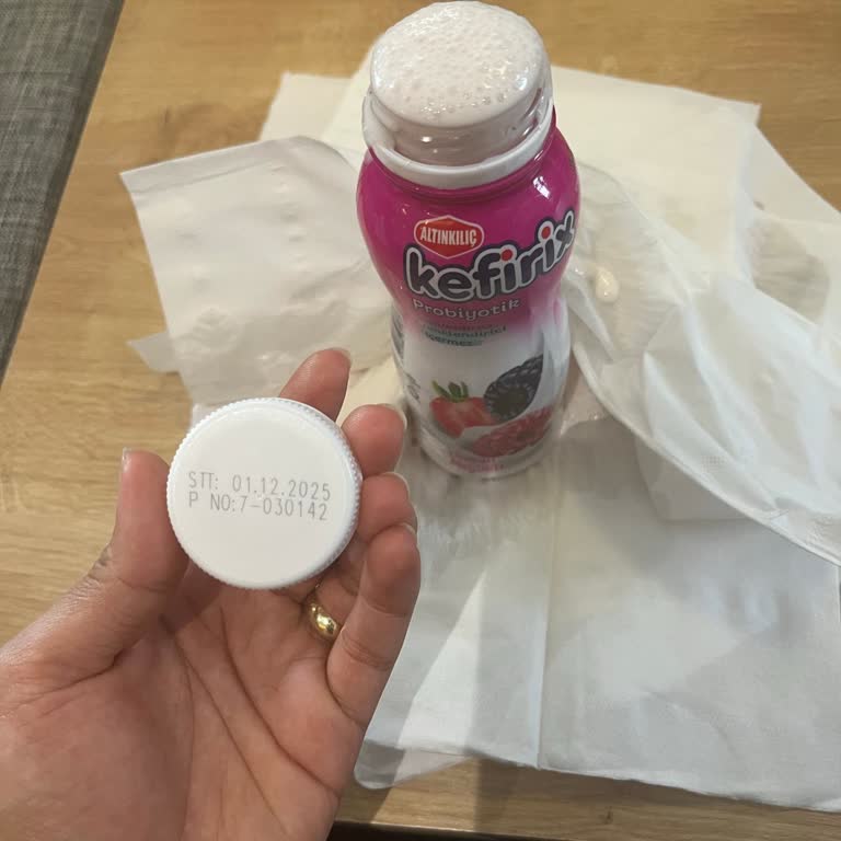 Altınkılıç Son Kullanma Tarihi Geçmemiş Kefir Bozuk Çıktı, İade Ve Açıklama Talebi