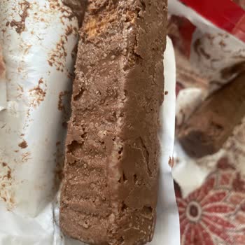 Aldığım Çikolatada Beklenmedik Renk Değişikliği Ve Beyaz Noktalar