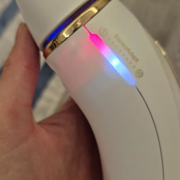 Braun Kişisel Bakım Ürünleri Sensoadapt Işığı Yarı Kırmızı Şekilde Takılı Kalıyor