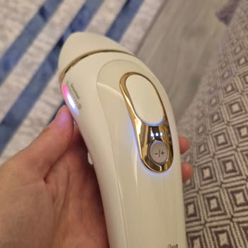 Braun Kişisel Bakım Ürünleri Sensoadapt Işığı Yarı Kırmızı Şekilde Takılı Kalıyor