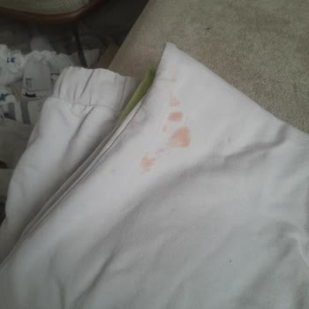 Beyaz Çamaşırlarda Pas Lekesi Sorunu Çözülmüyor, Makine Değişimi Talep Ediyorum