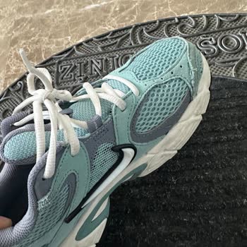 Nike Ayakkabıda Kısa Sürede Dikiş Açılması ve Değişim Talebi