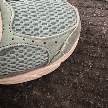 Nike Ayakkabıda Kısa Sürede Dikiş Açılması ve Değişim Talebi