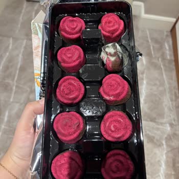 Çiçek Sepeti Küflenmiş Çikolata Hediye Ve Yetersiz Müşteri Desteği Nedeniyle Mağduriyet