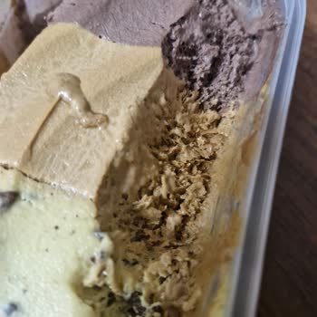 Aldığım Dondurma Sert Ve Boşlukluydu, İade Talep Ediyorum