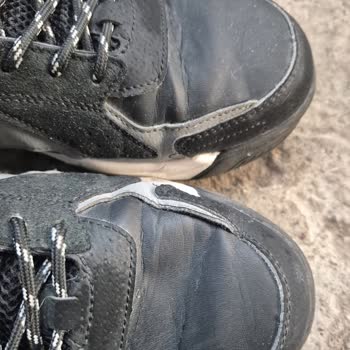 Kısa Sürede Deforme Olan Ayakkabı Ve Yetersiz Mağaza Çözümü