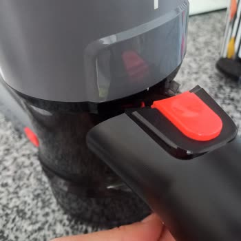 Fakir Dikey Süpürgenin Toz Haznesi İki Kez Kırıldı Güvenim Sarsıldı