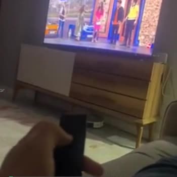 Samsung Kumanda Arızası, Şarjda Çalışıyor Ama Çıkardığımızda Çalışmıyor