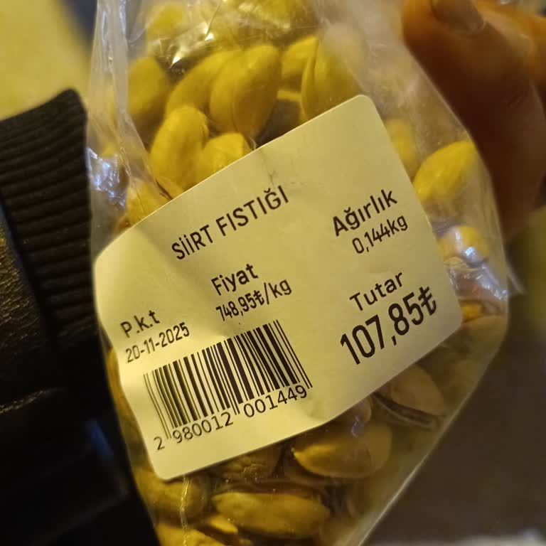 Seç Al Şubesinde Bayat Ve Sert Siirt Fıstığı Satışı