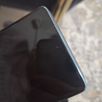 Pazarama Yeni Alınan Telefonun Ekranında Eksik Parça Ve Satıcıya Ulaşılamıyor