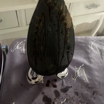 4 Ayda Bozulan Ütü Kıyafetlerimi Mahvetti, Çözüm Bekliyorum