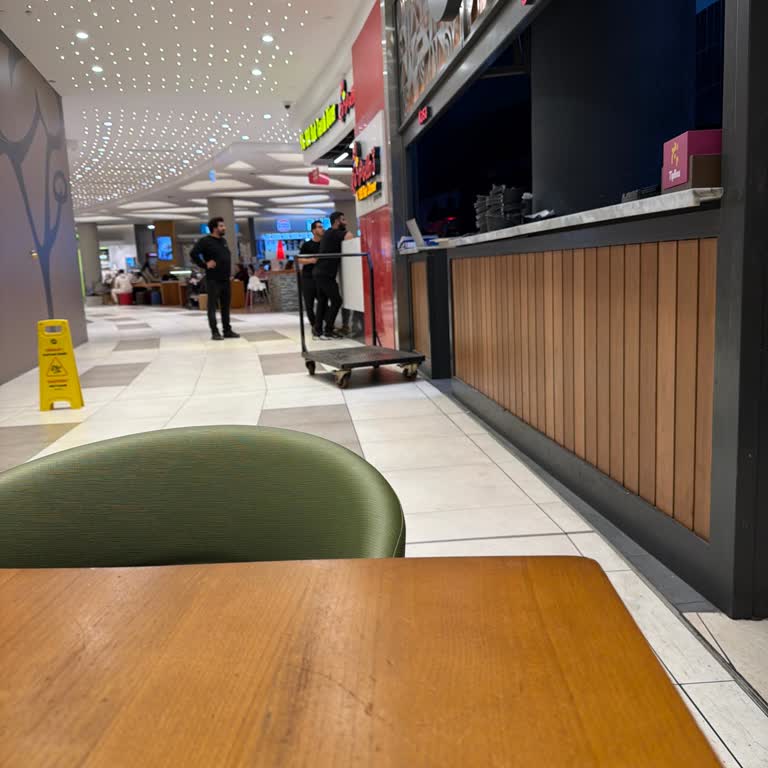 İstinyePark Şubesinde Süregelen İlgisizlik Ve Müşteri Mağduriyeti