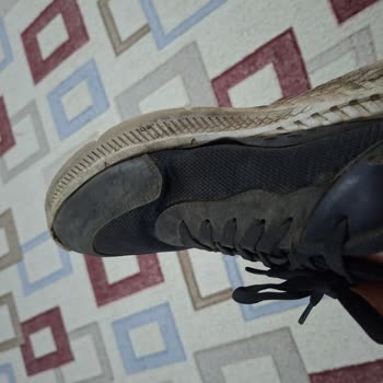 FLO’dan Aldığım Ayakkabının Kısa Sürede Dikişleri Açıldı, Değişim Talebim Reddedildi