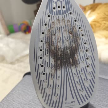 Philips Yeni Alınan Ütünün Tabanı Kumaşa Yapışıyor, Kullanım İmkansız Hale Geldi