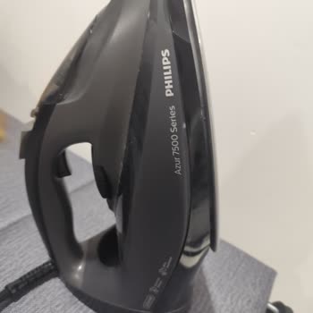 Philips Yeni Alınan Ütünün Tabanı Kumaşa Yapışıyor, Kullanım İmkansız Hale Geldi