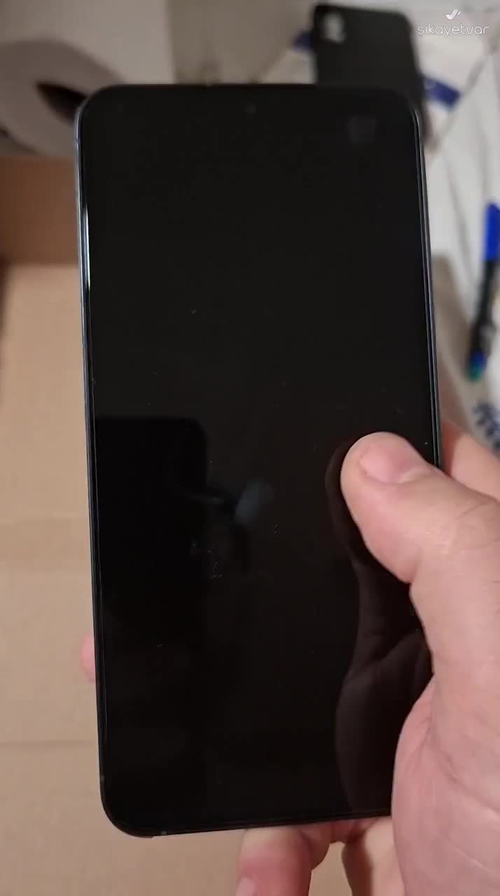 Samsung Galaxy S25 Plus Screen Makes Clicking Sound video cover