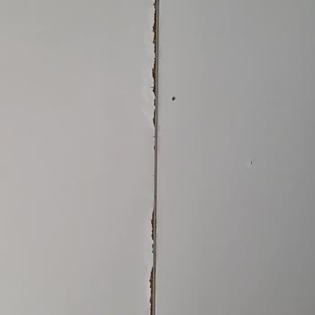 Kendi Kendine Deforme Olan Masa Ve Yetersiz Müşteri Hizmeti