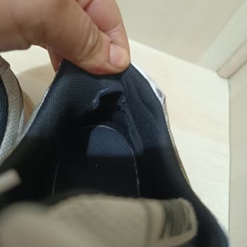 Nike Kısa Sürede Deforme Olan Ayakkabı ve Yetersiz Müşteri Bilgilendirmesi