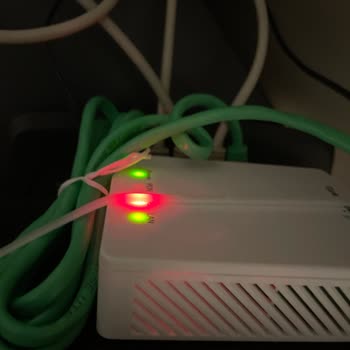 Günlerdir Kesik Olan İnternetime Ve Bilgi Eksikliğine Çözüm Bekliyorum