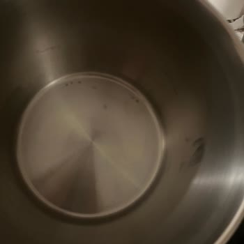 İlk Kullanımda Lekelenen Düdüklü Tencere İçin Ürün Değişim Talebi