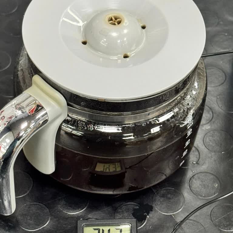Smeg Kahve Makinesi Sürekli Ilık Kahve Veriyor Sıcaklık Sorunu Çözülmüyor