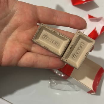 Ülker Napoliten Çikolata Beyazlamış Ve Güven Vermiyor