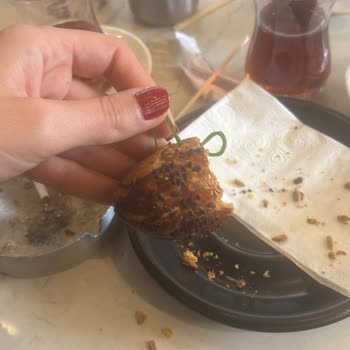 Hastane Kafesinde Kurabiyeden Çıkan Plastik Lastik Sağlığımı Riske Attı