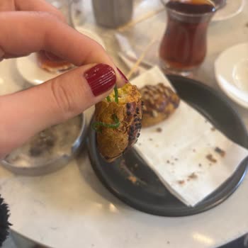 Hastane Kafesinde Kurabiyeden Çıkan Plastik Lastik Sağlığımı Riske Attı