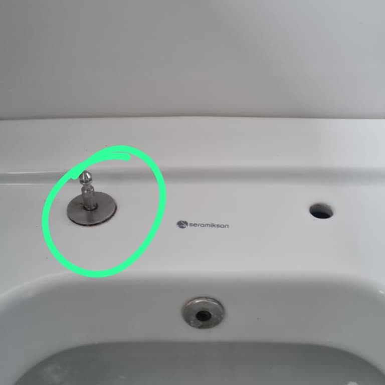 Seramiksan Klozet Menteşesi Haftalardır Bulunamıyor Çözüm Sunulmuyor