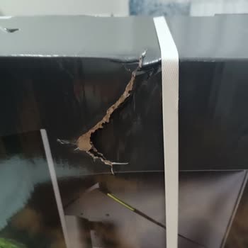 Yurtiçi Kargo Paket Elime Ulaştığında İçinden Çıkan Monitörün Kırık Olduğunu Fark Ettim