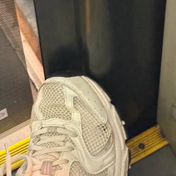 Kısa Sürede Deforme Olan New Balance Ayakkabı İçin Değişim Talebi